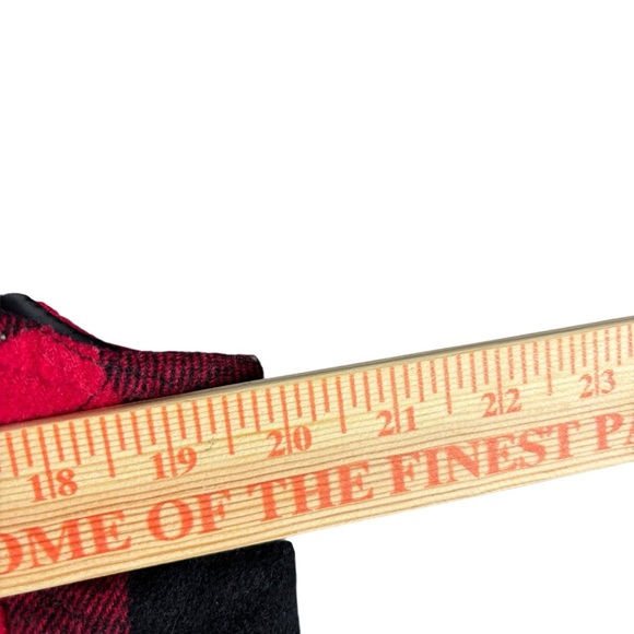 EUC Maurices Women’s Buffalo Plaid Sherpa-Lined Vest – Sz L (Red/Black Check) - Picture 10 of 12